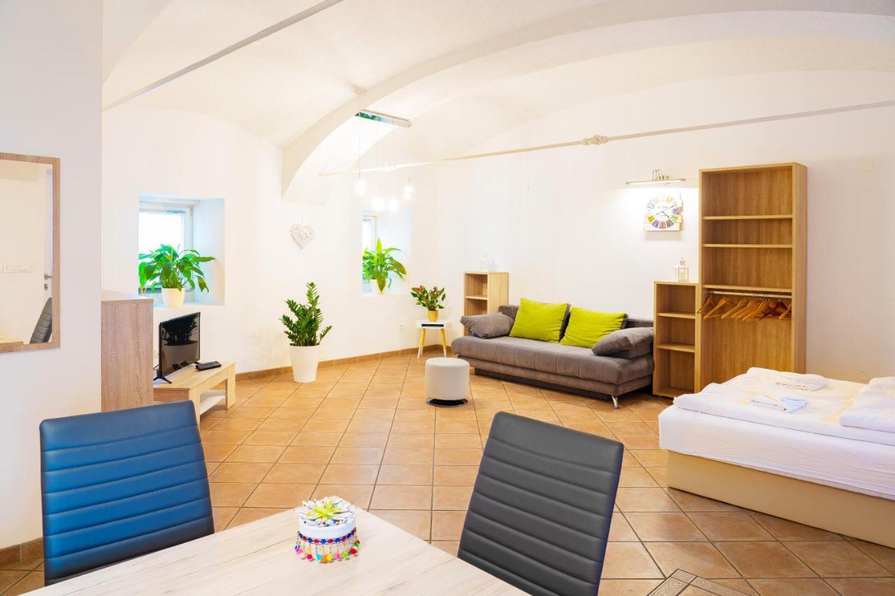 Apartment Pod Velbi Ljubljana Bagian luar foto
