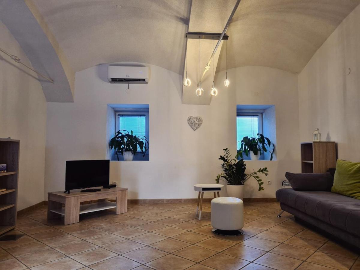 Apartment Pod Velbi Ljubljana Bagian luar foto
