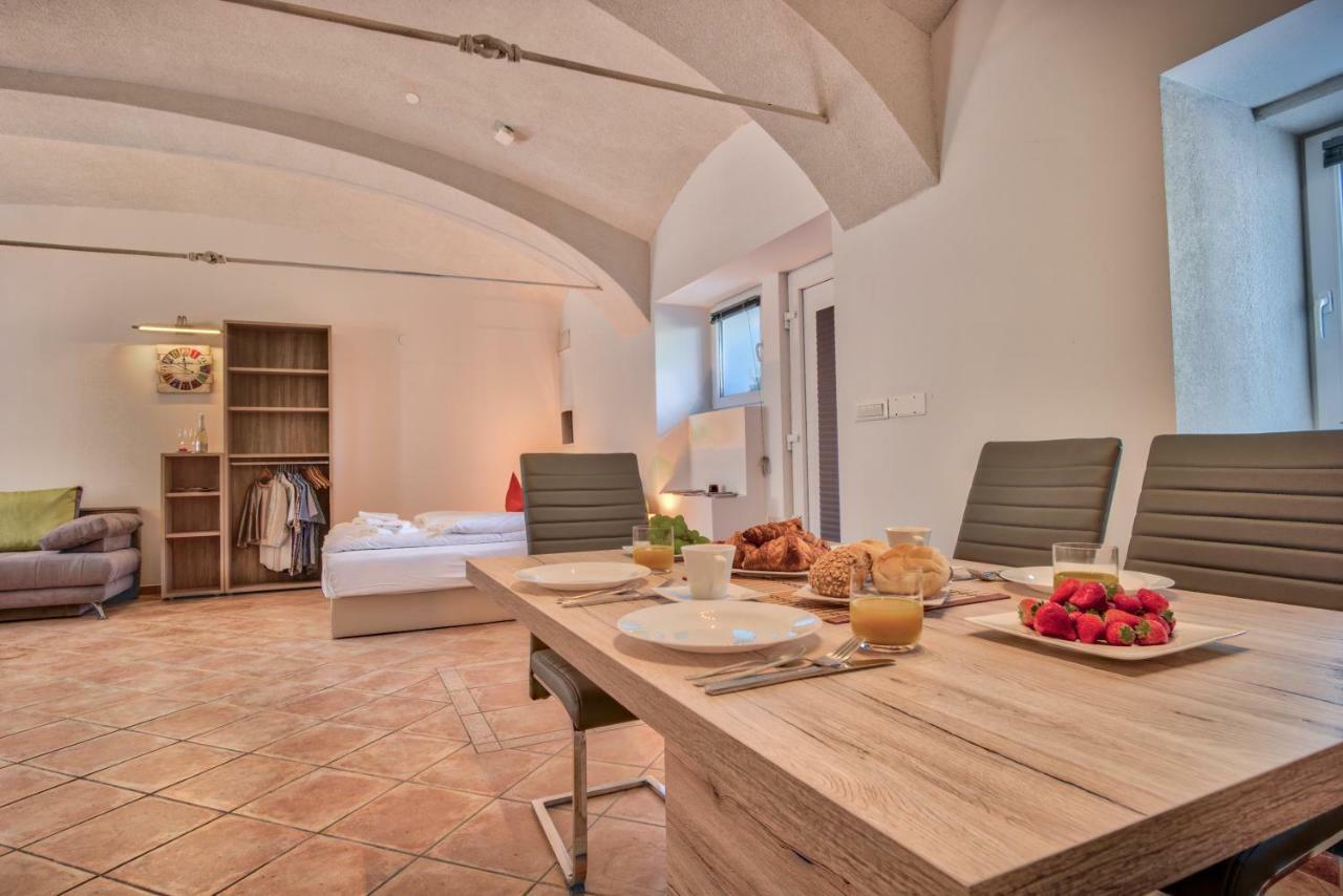 Apartment Pod Velbi Ljubljana Bagian luar foto